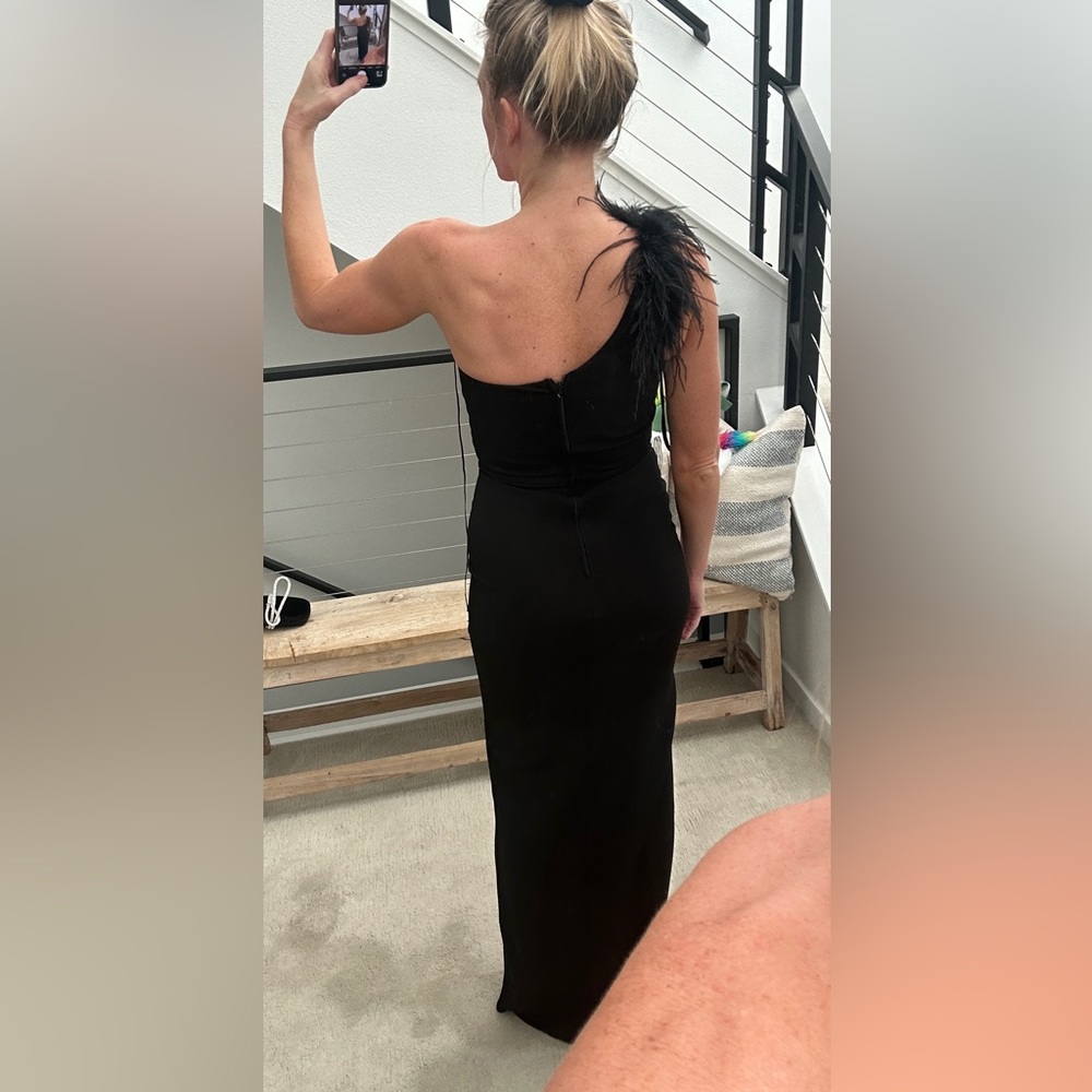 Windsor Patricia Crepe Black One Shoulder Marabou Feather Slit Formal Gown S - Picture 9 of 11